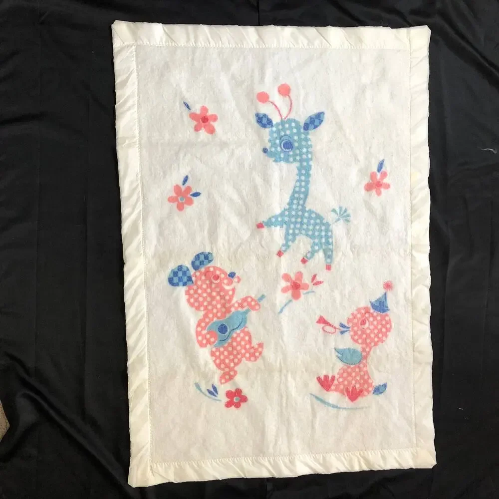 VTG Baby Blanket Bear Giraffe Duck Instruments‎ Dots Retro Graphics Cutter Craft